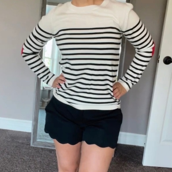 Black scallop shorts - Picture 8 of 8